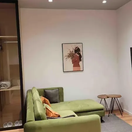 Cloud9 Bllok Area Τίρανα