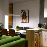 Cloud9 Bllok Area Apartment *