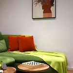 Cloud9 Bllok Area Apartment *