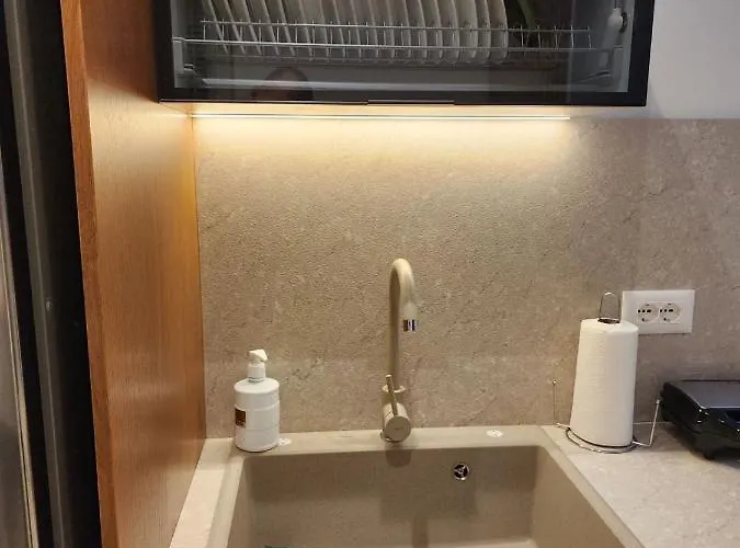 Cloud9 Apartments Bllok Area * Tirana