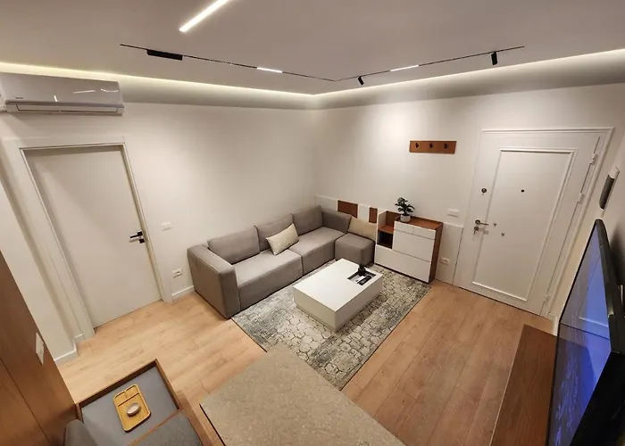 Apartment Cloud9 Apartments Bllok Area *