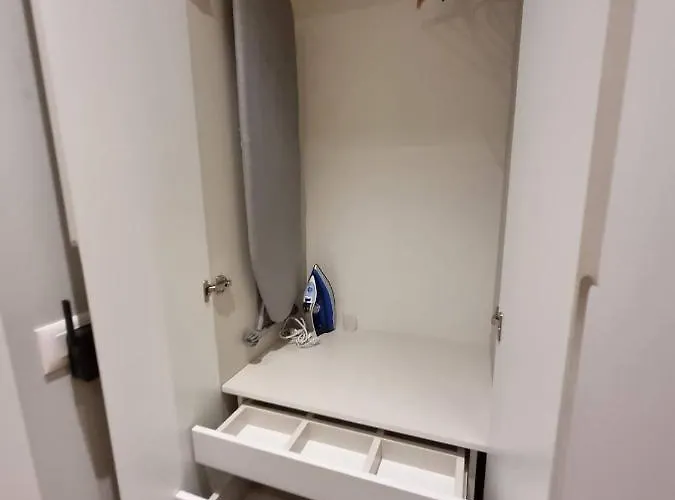 Cloud9 Apartments Bllok Area *