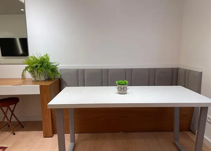 Cloud9 Bllok Area Apartment