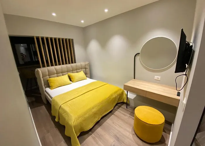 Cloud9 Apartments Bllok Area *