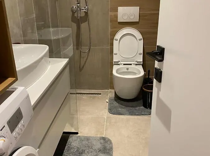 Cloud9 Apartments Bllok Area * Tirana