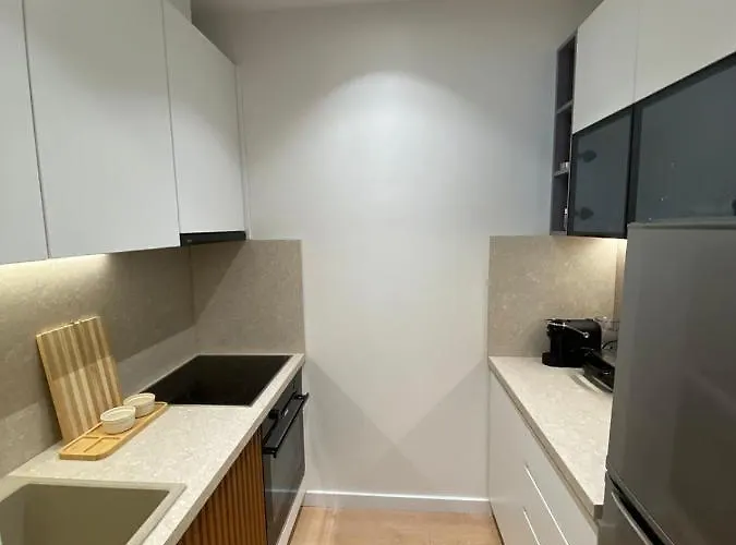 Cloud9 Apartments Bllok Area Apartment *